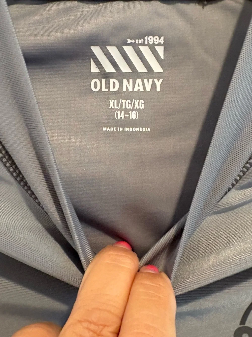 Old Navy Boys Gray Short-Sleeve Rash Guard. Size XL (14-16)